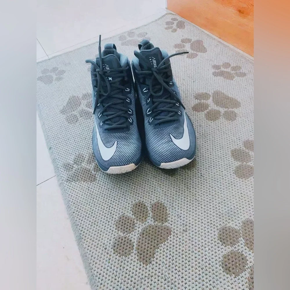 Nike‎ Men's Air Max Infuriate Low Gray Basketball Shoes Size 10